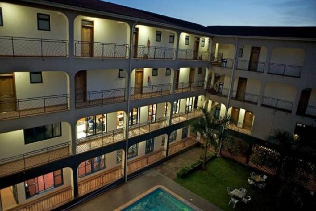 Ivys Hotel Kampala Exteriör bild